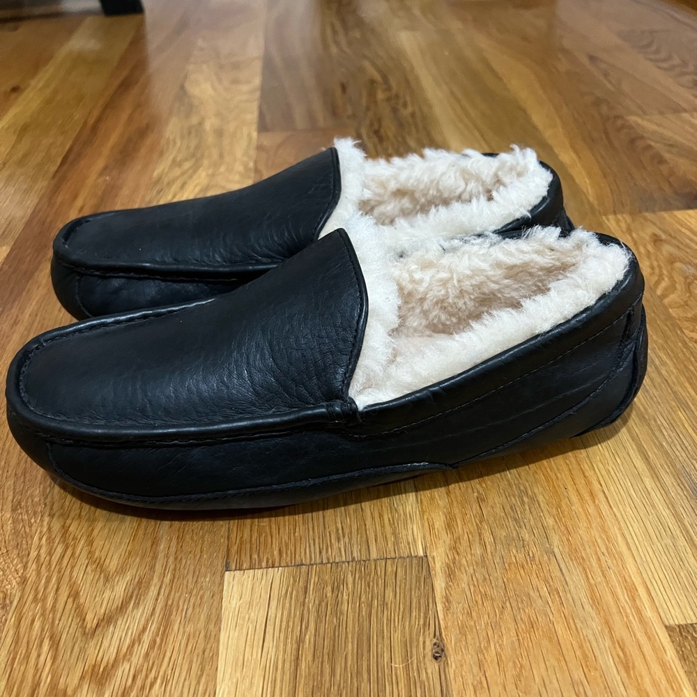 UGG Men's Ascot Leather Slipper